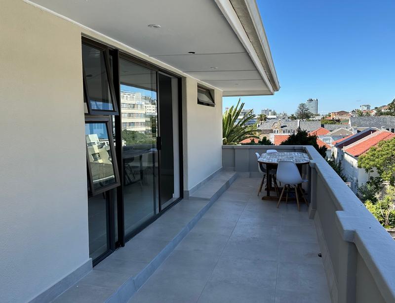 1 Bedroom Property for Sale in Sea Point Western Cape